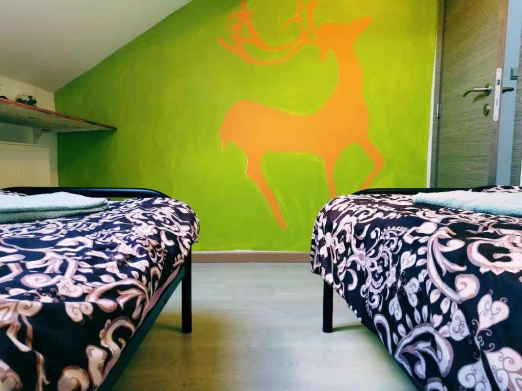 Cozy Rooms With Share The Bathroom And Kitchen Brussel Bagian luar foto